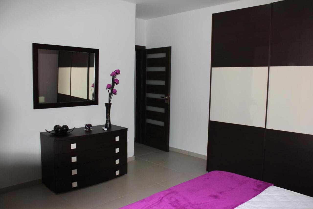 Sunny 2 Bedroom, 2 Bathrooms, Seaside Apt. Sliema Exterior foto